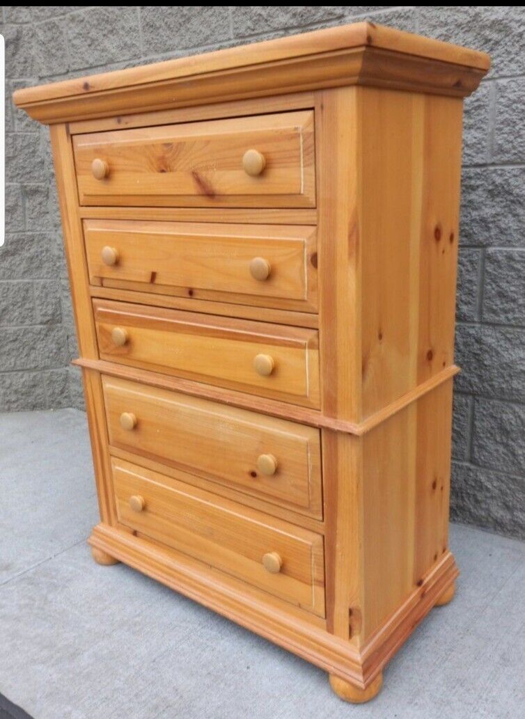 Broyhill Fontana 5 Drawer Dresser Solid Wood Natural Good Condition Pick Up Only